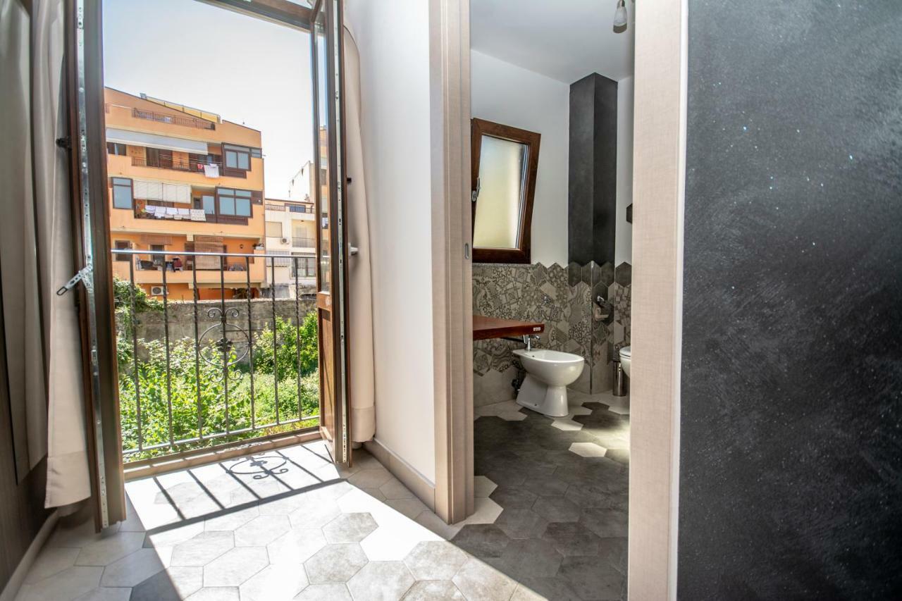 Camera Matrimoniale Standard con Letto alla Francese